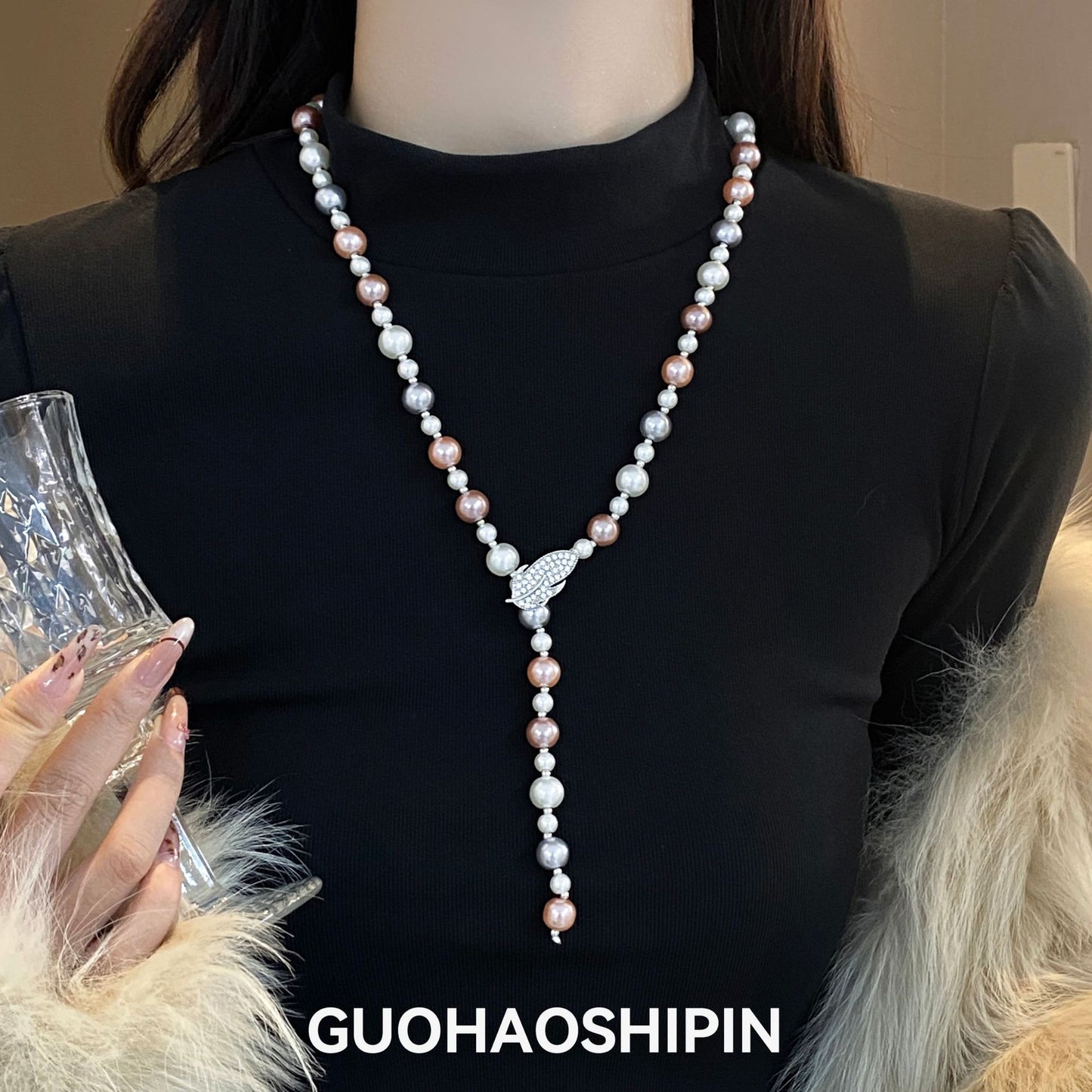 Long Layered Pearl Necklace for Women – Light Luxury Sweater Chain for Autumn & Winter