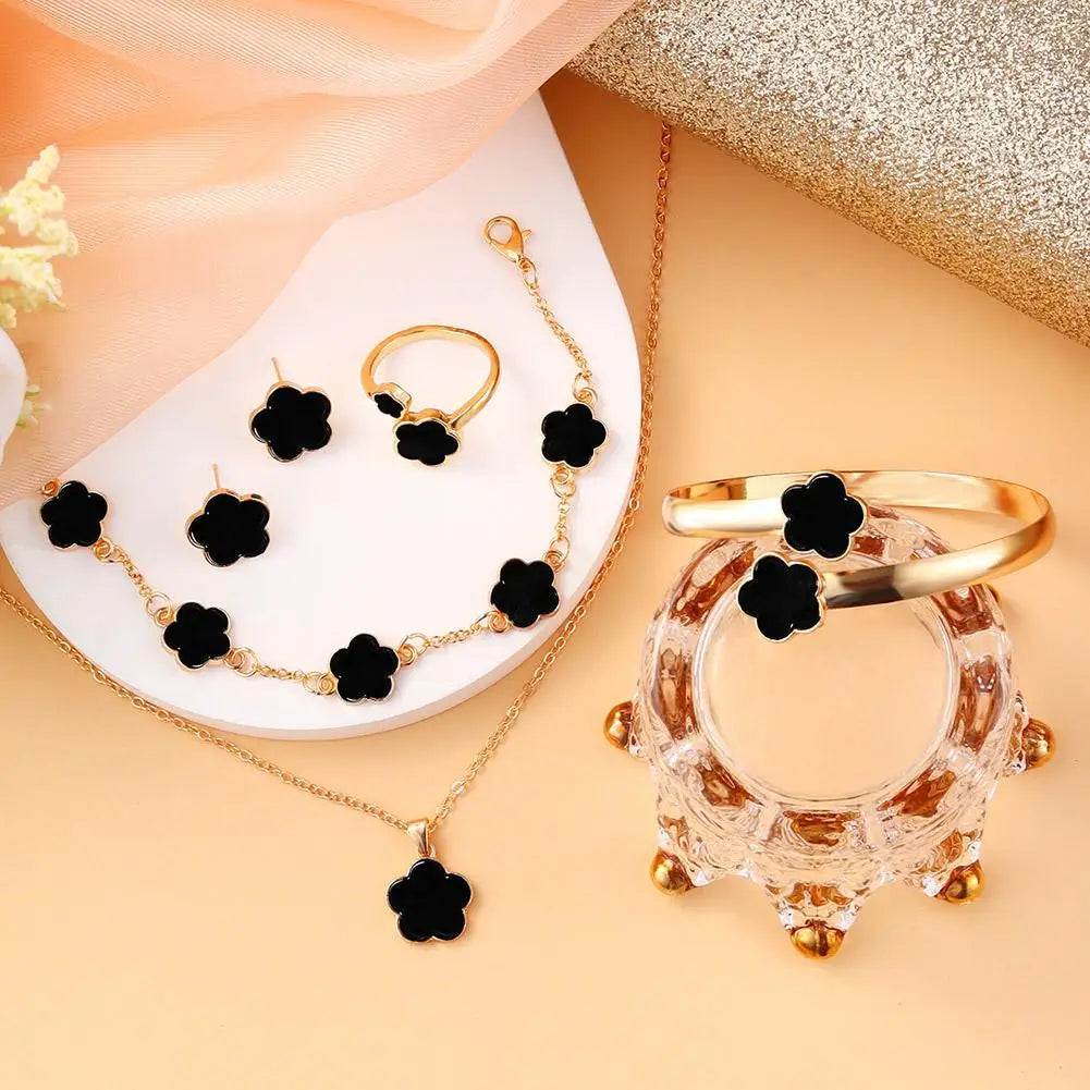 Elegant Five-Leaf Clover Jewelry