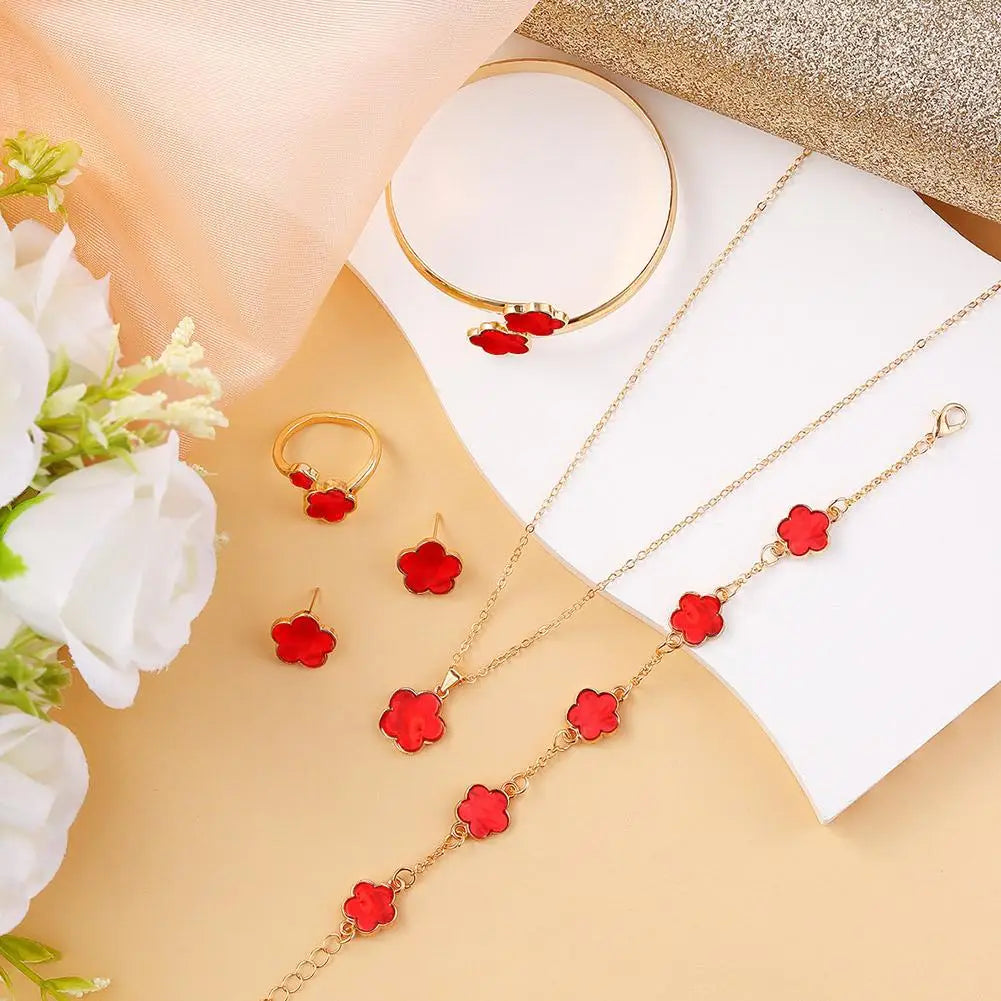 Elegant Five-Leaf Clover Jewelry