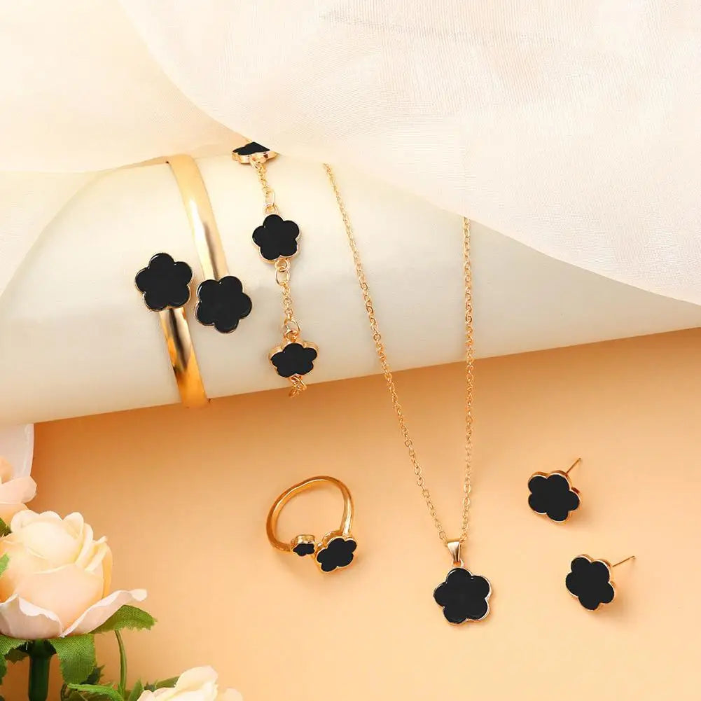 Elegant Five-Leaf Clover Jewelry