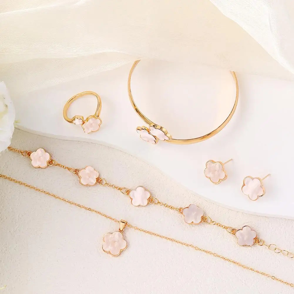 Elegant Five-Leaf Clover Jewelry