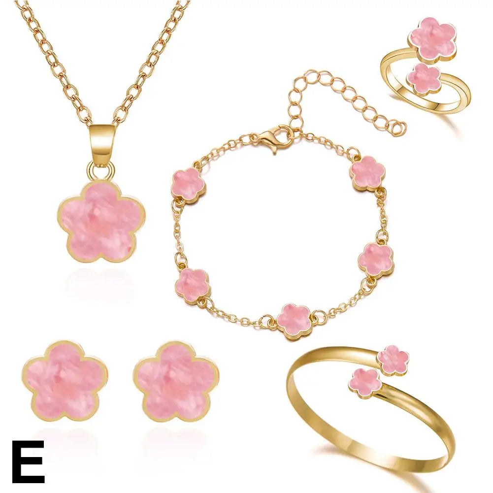 Elegant Five-Leaf Clover Jewelry
