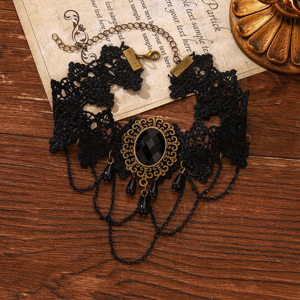 Gothic Lace Rose Choker Necklace – Neo-Gothic Women's Neck Accessory