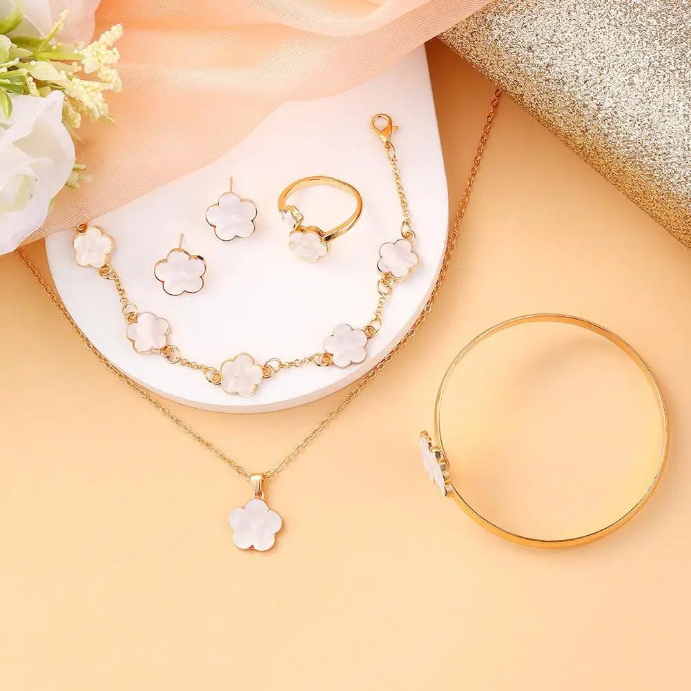 Elegant Five-Leaf Clover Jewelry